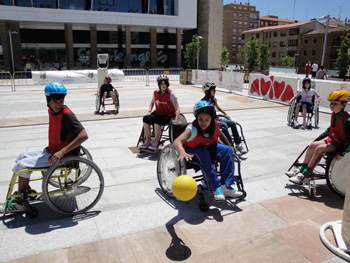 Momento del deporte de Baloncesto en silla de ruedas 4x4